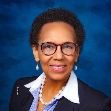 Hon. Allyson Maynard-Gibson QC (Bahamas) Ética & Liderança